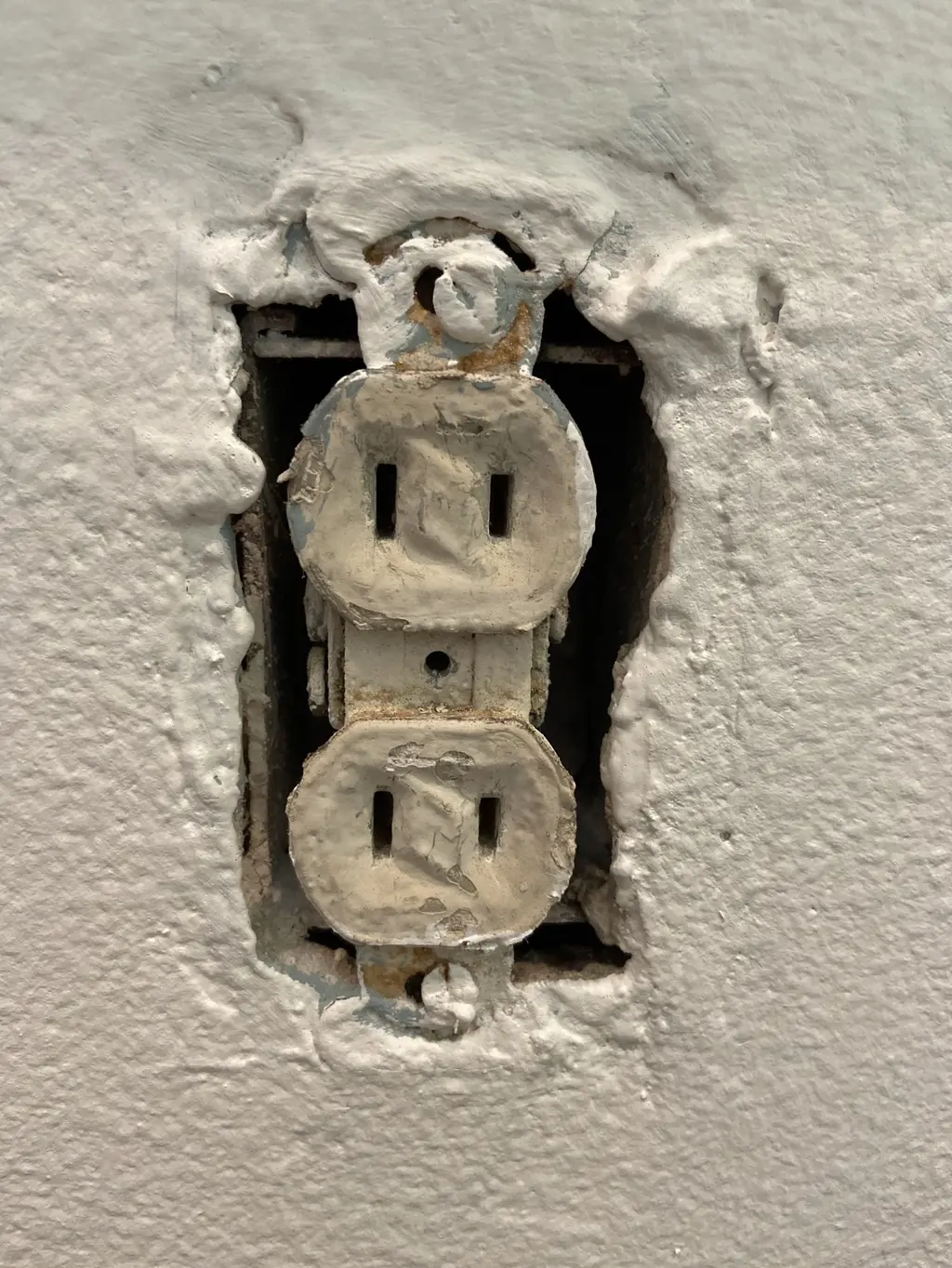 Original non grounded outlet